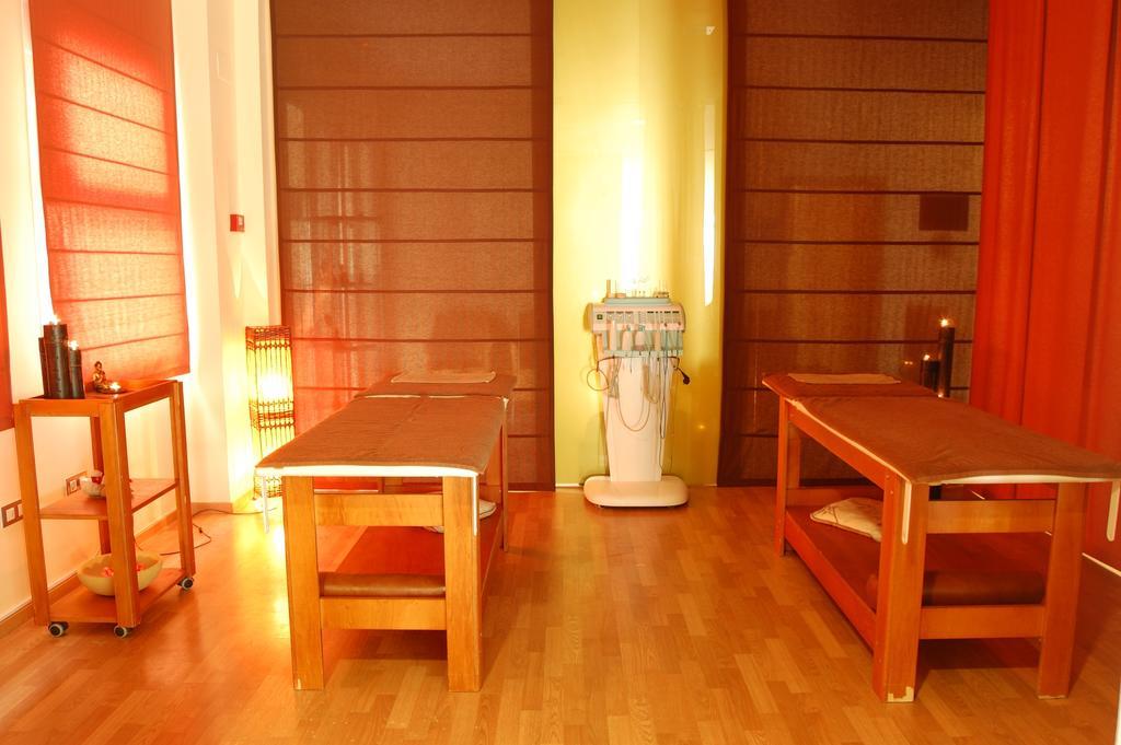 Hotel Tematico Costa Del Sol 托雷莫利诺斯 外观 照片