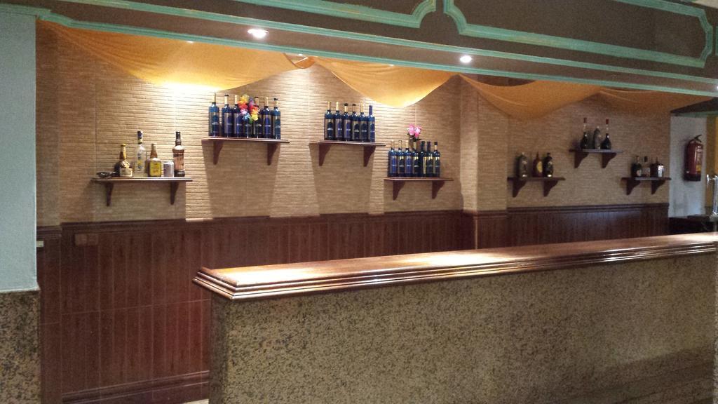 Hotel Tematico Costa Del Sol 托雷莫利诺斯 外观 照片