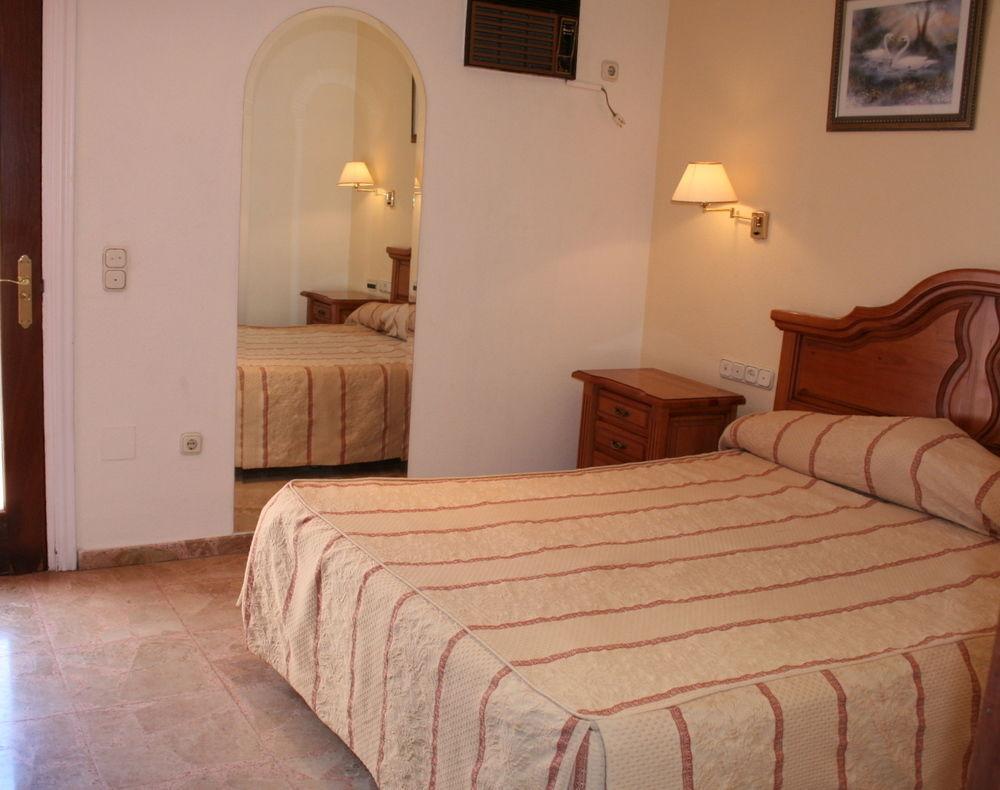 Hotel Tematico Costa Del Sol 托雷莫利诺斯 外观 照片