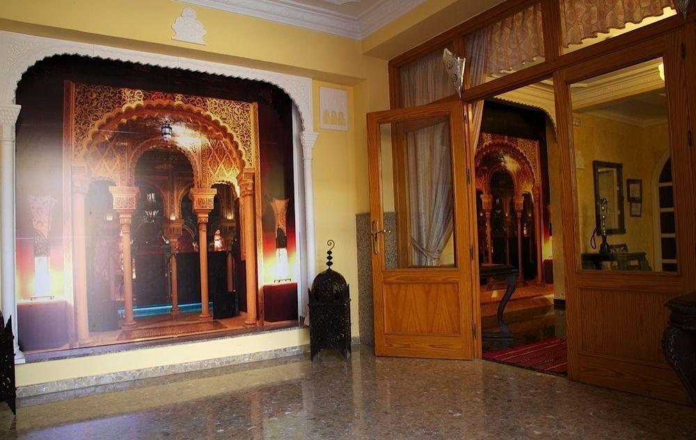 Hotel Tematico Costa Del Sol 托雷莫利诺斯 外观 照片