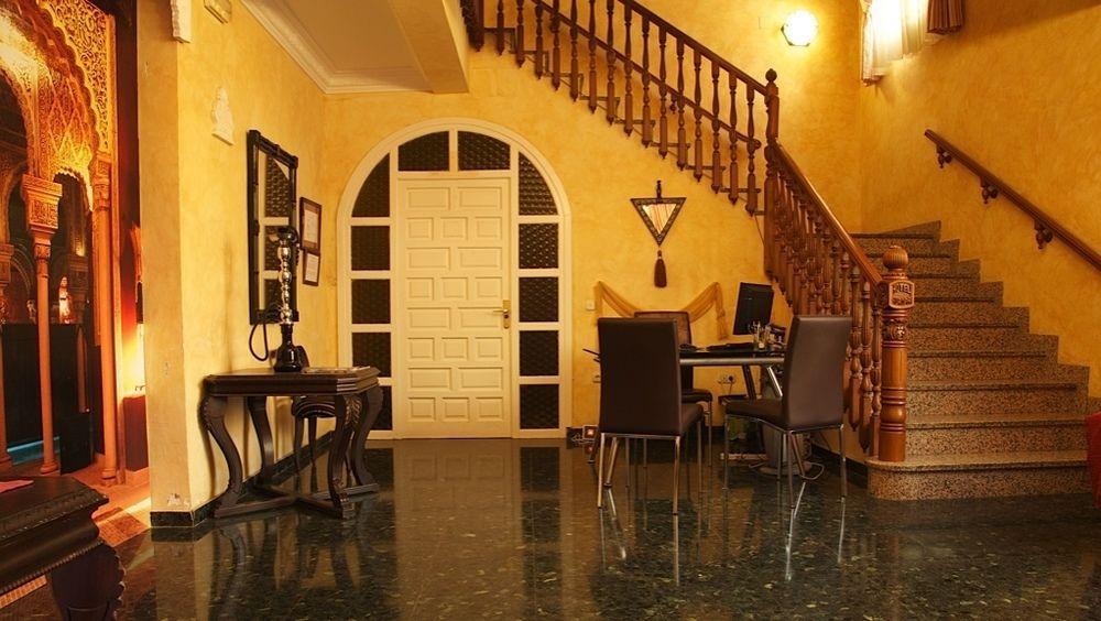 Hotel Tematico Costa Del Sol 托雷莫利诺斯 外观 照片