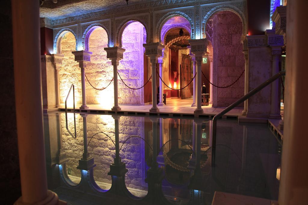 Hotel Tematico Costa Del Sol 托雷莫利诺斯 外观 照片