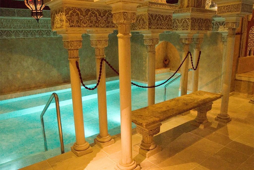 Hotel Tematico Costa Del Sol 托雷莫利诺斯 外观 照片