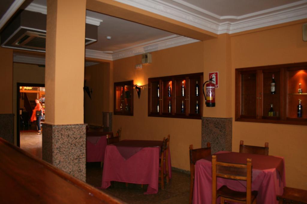 Hotel Tematico Costa Del Sol 托雷莫利诺斯 外观 照片