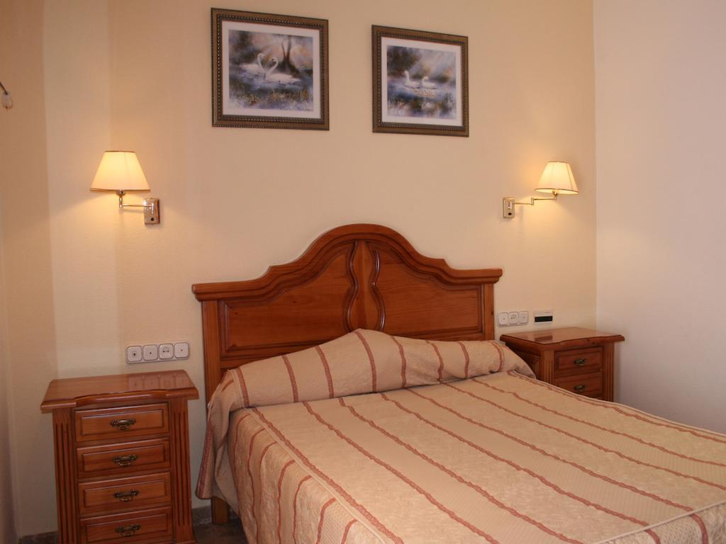 Hotel Tematico Costa Del Sol 托雷莫利诺斯 外观 照片