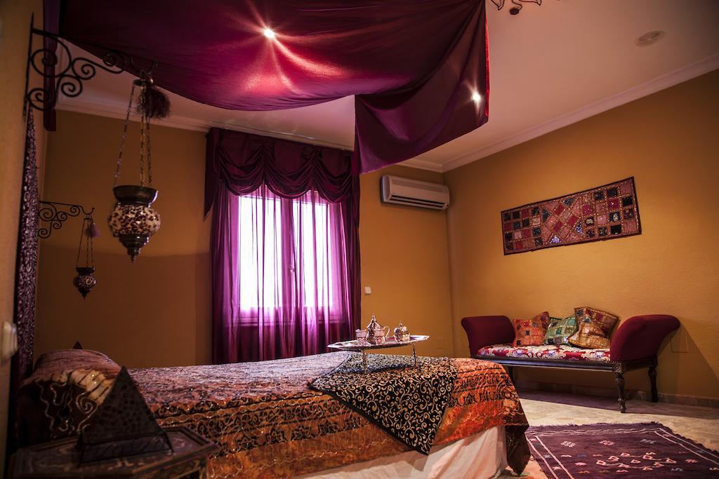 Hotel Tematico Costa Del Sol 托雷莫利诺斯 外观 照片